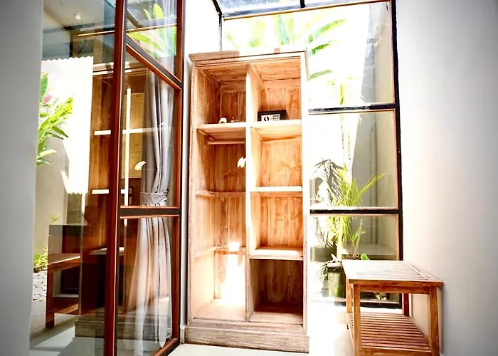 Homayoon At Bisma - 10 Min Walk To Center Couette-café