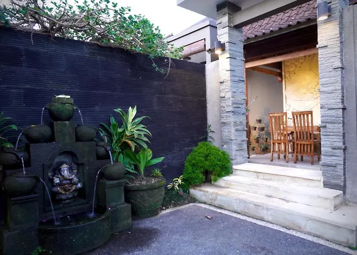 Homayoon At Bisma - 10 Min Walk To Center Couette-café
