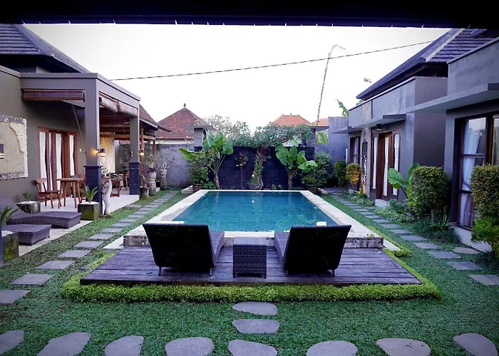 Homayoon At Bisma - 10 Min Walk To Center Couette-café